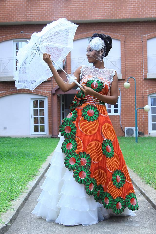 A girl wearing Ankara weeding gown